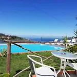 Ocean Breeze Pool&jacuzzi View Executive202 Santa Cruz (Madeira)
